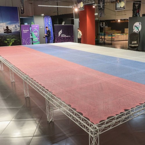 Пуховый платок развёрнут на Всемирном фестивале молодежи в Сочи Пуховый платок развёрнут на Всемирном фестивале молодежи в Сочи