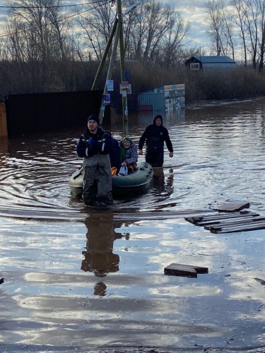 Из СНТ Соловушка начали эвакуировать людей