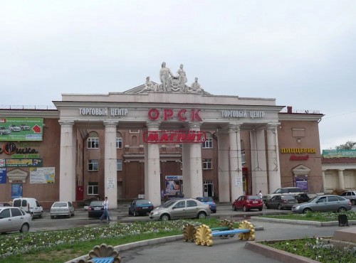 В Орске женщина упала с балкона 