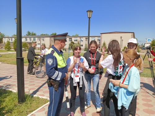 Сотрудники ГИБДД Октябрьского района приняли участие в фестивале активистов «Движение Первых» «Будущее за нами!» Сотрудники ГИБДД Октябрьского района приняли участие в фестивале активистов «Движение Первых» «Будущее за нами!»