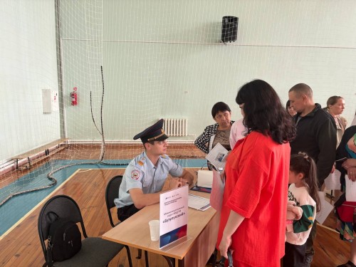 Сотрудники полиции Бузулука приняли участие во Всероссийской ярмарке трудоустройства "Работа России. Время возможностей" Сотрудники полиции Бузулука приняли участие во Всероссийской ярмарке трудоустройства "Работа России. Время возможностей"