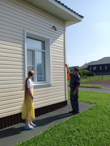 Росгвардейцы проверили образовательное учреждение на антитеррористическую защищенность Росгвардейцы проверили образовательное учреждение на антитеррористическую защищенность