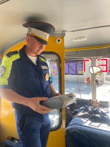 В Гае сотрудники Госавтоинспекции проверили школьные автобусы В Гае сотрудники Госавтоинспекции проверили школьные автобусы