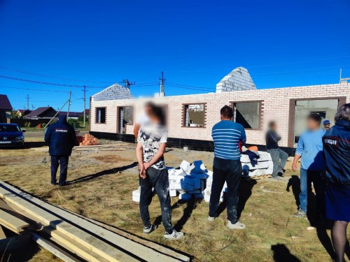 Правоохранители Гая выявили нелегальных мигрантов в торговом центре и строящемся ЖК Правоохранители Гая выявили нелегальных мигрантов в торговом центре и строящемся ЖК