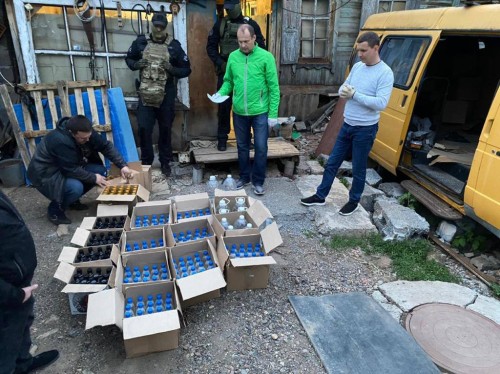 В Оренбурге будут судить семью бутлегеров, задержанных полицией В Оренбурге будут судить семью бутлегеров, задержанных полицией