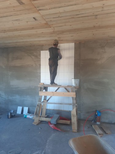 Правоохранители Гая выявили нелегальных мигрантов в строящихся торговых точках Правоохранители Гая выявили нелегальных мигрантов в строящихся торговых точках