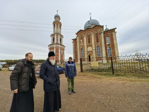 Митрополит Петр посетил храм святой великомученицы Екатерины с. Тугустемир Тюльганского района