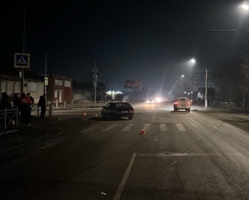 Сотрудники Госавтоинспекции города Орска проводят проверку по факту ДТП с участием пешехода Сотрудники Госавтоинспекции города Орска проводят проверку по факту ДТП с участием пешехода