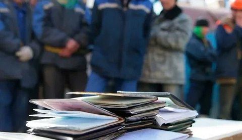 Оренбуржец незаконно прописал у себя дома 9 мигрантов Оренбуржец незаконно прописал у себя дома 9 мигрантов