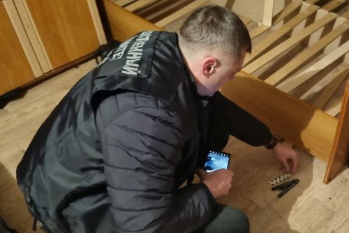 В Орске женщина зарезала своего знакомого В Орске женщина зарезала своего знакомого