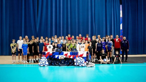 Молодые волейболисты Оренбуржья получили новую экипировку и профессиональные мячи для тренировок Молодые волейболисты Оренбуржья получили новую экипировку и профессиональные мячи для тренировок