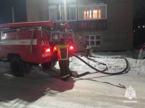 На пожаре в Кувандыке спасены четыре человека На пожаре в Кувандыке спасены четыре человека