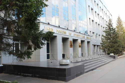 В Александровке мужчина украл айфон из дома, пока все спали