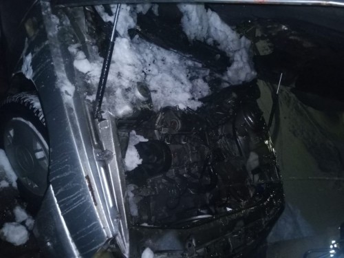 В Кваркено горел автомобиль Лада В Кваркено горел автомобиль Лада