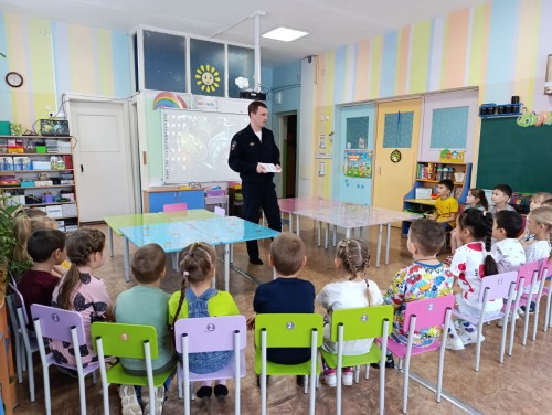 В Новотроицке прошла познавательная беседа «Детям о фликерах» В Новотроицке прошла познавательная беседа «Детям о фликерах»