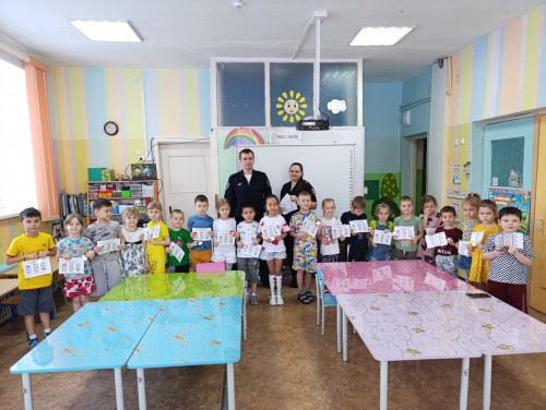 В Новотроицке прошла познавательная беседа «Детям о фликерах» В Новотроицке прошла познавательная беседа «Детям о фликерах»