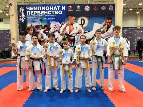 Оренбуржцы завоевали 13 медалей на первенстве ПФО по киокусинкай