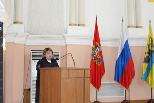 В Оренбурге сотрудники полиции приняли участие в расширенном заседании комиссии по делам несовершеннолетних и защите их прав