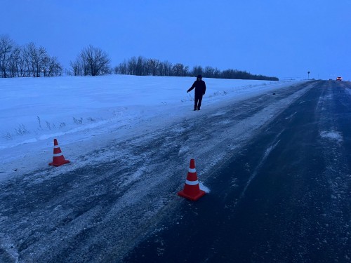 На Самарской трассе 70-летний водитель съехал в кювет