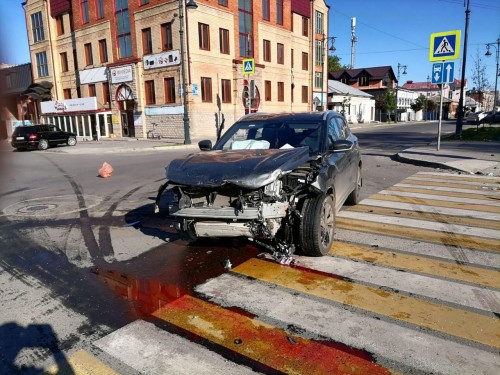 В Оренбурге в дтп на перекрёстке пострадала 16-летняя девушка-пассажир