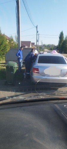 В Оренбуржье младенца спасли из раскаленной машины