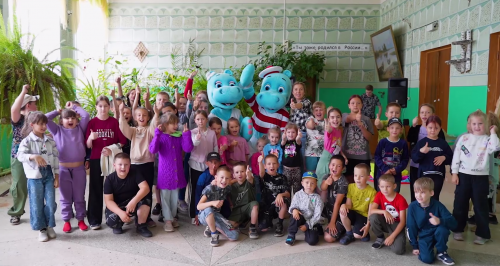 День детства с подарками, сладостями и играми для ребят Ташлинского и Илекского районов