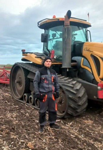 Кадровые центры Оренбуржья нашли работу тысяче специалистов в аграрном секторе