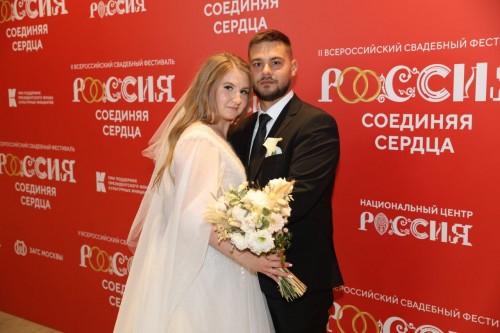 Оренбургские полицейские поженились в Москве