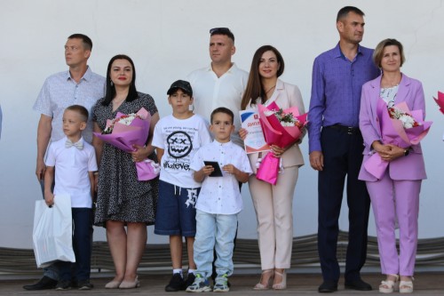 Металлургов Уральской Стали отметили на День семьи, любви и верности