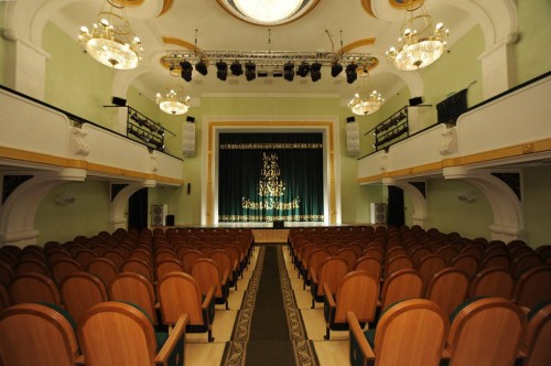 Театр имени Файзи в Оренбурге получил грант на постановку пьесы «Барабанщицы»