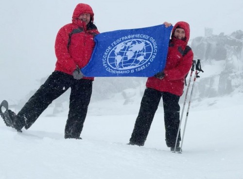 Флаг Оренбуржья взвился на самой высокой точке Австралии Флаг Оренбуржья взвился на самой высокой точке Австралии