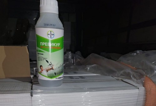 В Оренбуржье пресекли нелегальный ввоз 1042 литров фунгицида из Казахстана В Оренбуржье пресекли нелегальный ввоз 1042 литров фунгицида из Казахстана