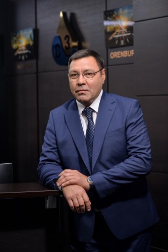 Генеральный директор Нефтяной компании "Сладковско-Заречное" П.Е. Толстухин поздравил с Днём нефтянника