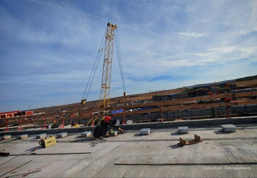 На Загородном шоссе в Оренбурге работают 145 человек и 40 машин На Загородном шоссе в Оренбурге работают 145 человек и 40 машин