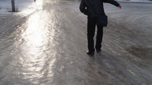 Оренбуржец хочет взыскать 500 000 рублей за полученные на гололёде переломы Оренбуржец хочет взыскать 500 000 рублей за полученные на гололёде переломы