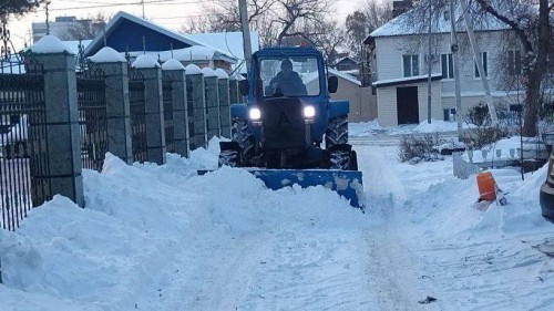 За выходные в Оренбурге вывезли более семи тысяч кубометров снега За выходные в Оренбурге вывезли более семи тысяч кубометров снега