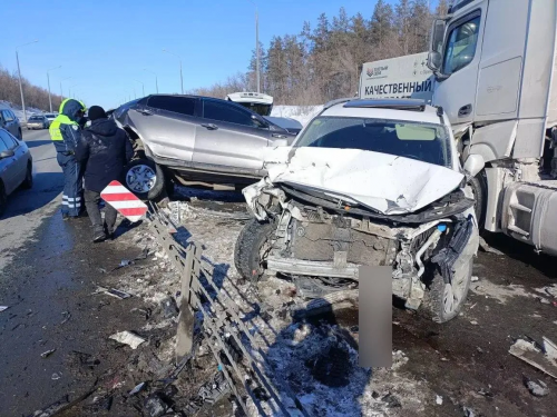 На Загородном шоссе Оренбурга столкнулись 7 автомобилей