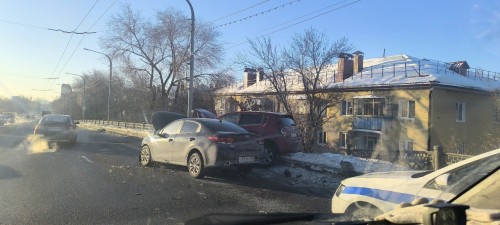 В Оренбурге на проспекте Братьев Коростелевых пострадал водитель Chevrolet