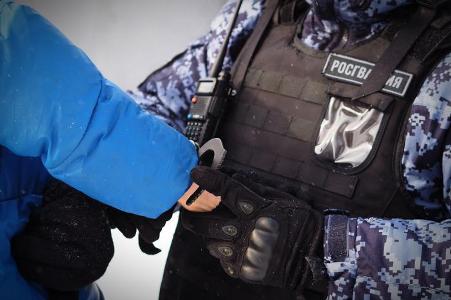 Росгвардейцы задержали злоумышленника, который нанес телесные повреждения мужчине