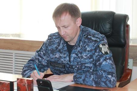 Врио начальника управления вневедомственной охраны провел прямую линию с гражданами по вопросу трудоустройства на службу в Росгвардию и поступления в ведомственные институты