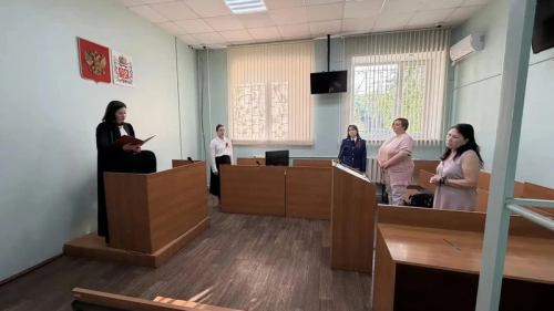 В Бузулуке оправдали воспитателя, ударившего ребенка по губам за отказ есть кашу