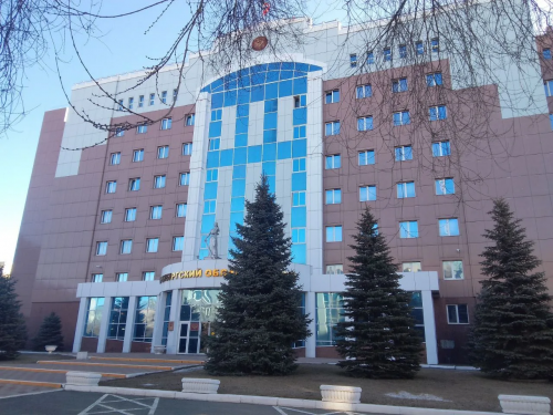 Женщина из Оренбурга отсудила почти 600 тысяч рублей после падения возле торгового центра