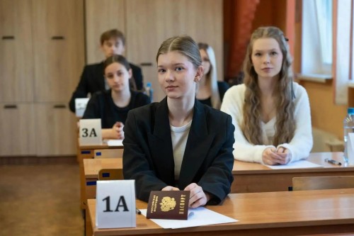 884 выпускника Оренбуржья намерены повысить свои результаты на ЕГЭ