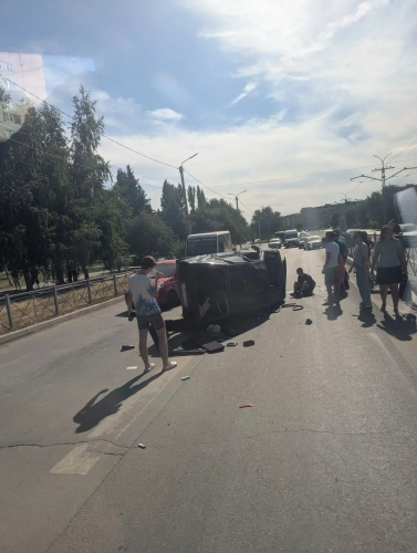 ДТП в Новотроицке: автомобиль опрокинулся, пассажир получил переломы