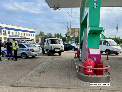 Оренбургский вице-губернатор ужесточает контроль над заправками из-за нарушений ограничений