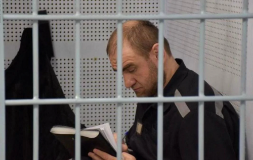 Экс-сенатор Арашуков прекратил голодовку в оренбургской колонии