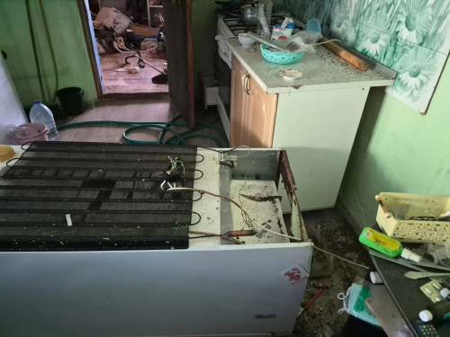Дети проникли в чужой дом в Переволоцком районе и сдали технику на металлолом