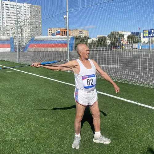 Оренбургский атлет в возрасте 80 лет взял серебро на чемпионате России