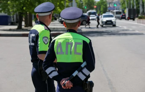 С 8 сентября водителям разрешили показывать права и СТС через QR-код в «Максе»