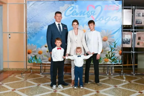 Семья Бровкиных из Оренбургского района стала второй на конкурсе «Семья года» Семья Бровкиных из Оренбургского района стала второй на конкурсе «Семья года»